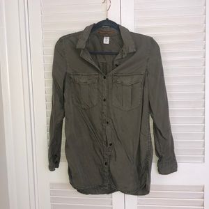 H&M green button up